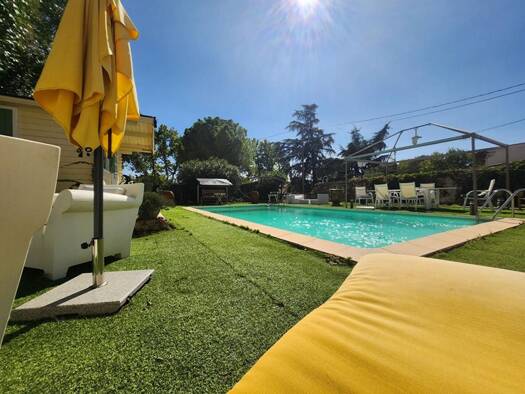 Villa à vendre 844 000 € 7 pièces 3 chambres 180 m² 900 m² de terrain Est Plan-de-Cuques 13380