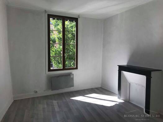 Appartement à louer 385 € 1 pièce 23,1 m² Étage 1/2 dès le 23/06/2026 Poitiers 86000