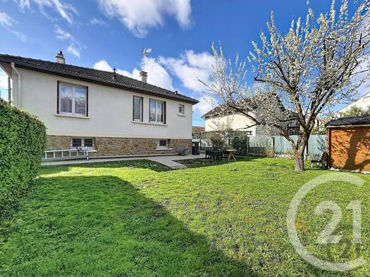 Maison de plain-pied à vendre 285 000 € 4 pièces 2 chambres 75 m² 352 m² de terrain Sainte-Geneviève-des-Bois 91700