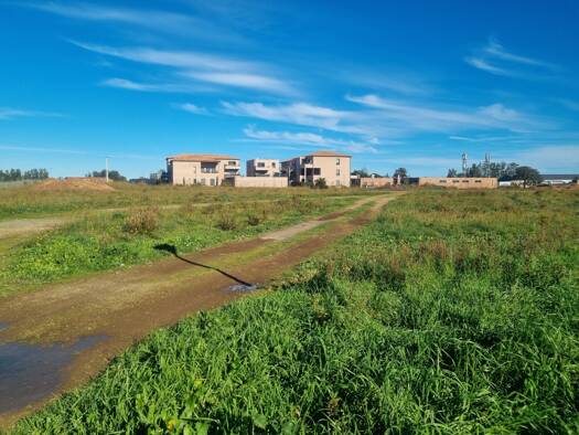 Terrain constructible viabilisé à vendre 84 000 € 700 m² de terrain Aleria 20270
