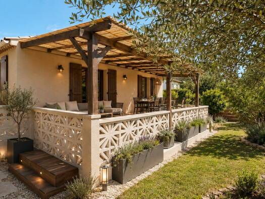 Maison de plain-pied à vendre 275 600 € 3 pièces 2 chambres 64 m² 530 m² de terrain Rural Brignoles 83170