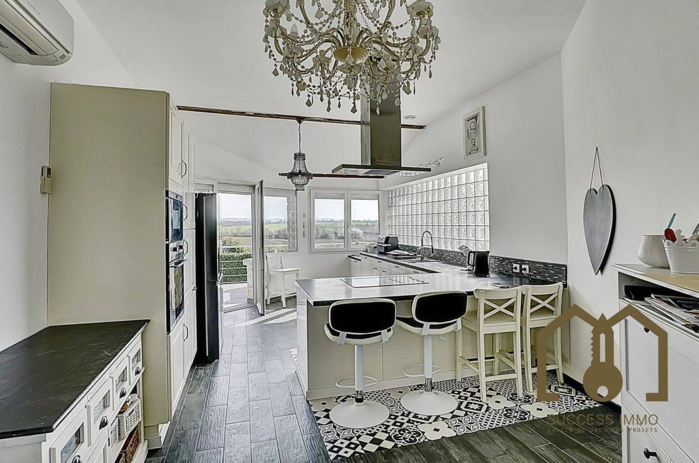 Maison à vendre, 200m², VENISSIEUX