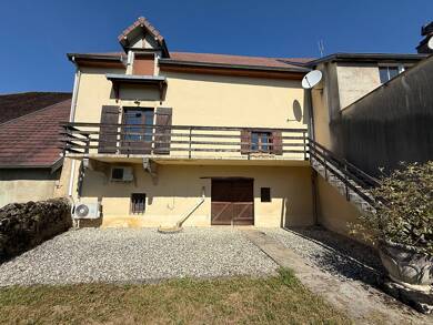 Maison à vendre 176 800 € 5 pièces 2 chambres 114 m² 310 m² de terrain Domblans 39210