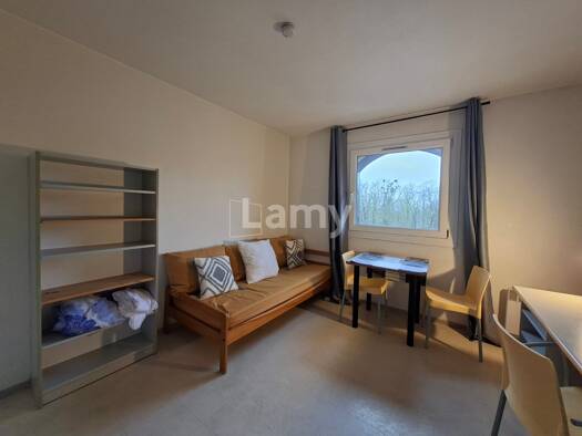 Appartement à louer 395 € 1 pièce 17 m² Étage 2/2 Chemin Vert-Europe Reims 51100