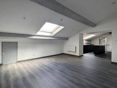 Appartement à vendre 128 500 € 2 pièces 1 chambre 52,8 m² Dernier étage, Étage 3/3 Ouest Riom 63200