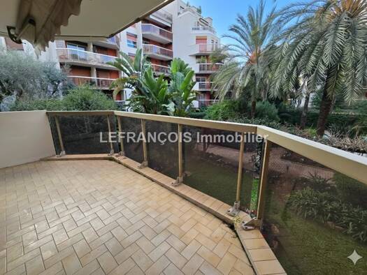 Appartement à louer 1 990 € 3 pièces 1 chambre 71,2 m² 1er étage Moulieres Le Cannet 06110