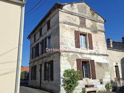 Maison à vendre 168 989 € 8 pièces 4 chambres 141,65 m² 554 m² de terrain Ruelle-sur-Touvre 16600