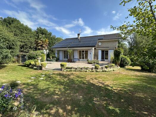 Maison de plain-pied à vendre 399 000 € 7 pièces 4 chambres 153 m² 3 800 m² de terrain Espoey 64420