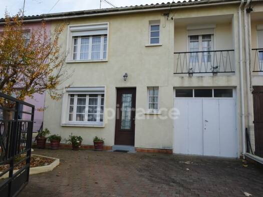 Maison à vendre 111 000 € 6 pièces 3 chambres 117 m² 232 m² de terrain La Queille-Grand Jean Tonneins 47400