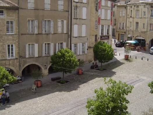 Appartement à louer 365 € 2 pièces 1 chambre 35 m² Étage 3/3 Périurbain Sud Bagnols-sur-Cèze 30200