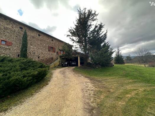 Appartement à louer 780 € 3 pièces 2 chambres 61 m² RDC Roiffieux 07100