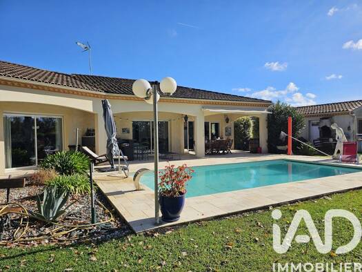 Maison de plain-pied à vendre 514 000 € 5 pièces 4 chambres 174 m² 2 332 m² de terrain Magdeleine-Bouilhats Marmande 47200