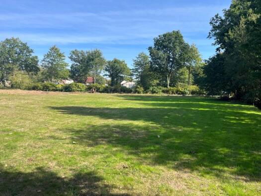 Terrain constructible viabilisé à vendre 55 970 € 837 m² de terrain Saint-Marcel 56140