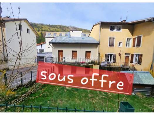 Maison à vendre 219 000 € 4 pièces 3 chambres 107 m² 217 m² de terrain Haut et Dessus Hauts de Bienne 39400