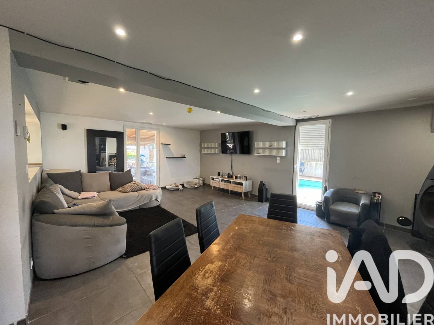 Maison à vendre, 254m², SAINTE FOY DE PEYROLIERES