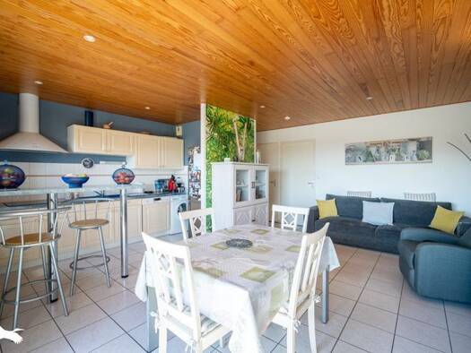 Appartement à vendre 192 000 € 2 pièces 1 chambre 48 m² Étage 1/1 Est Saint-Vincent-de-Tyrosse 40230