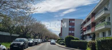 Appartement à vendre 80 000 € 1 pièce 27,4 m² Dernier étage, Étage 3/3 Abrivado Lunel 34400