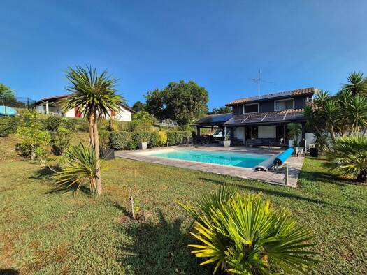 Maison à vendre 597 000 € 6 pièces 5 chambres 140 m² 1 134 m² de terrain Urcuit 64990