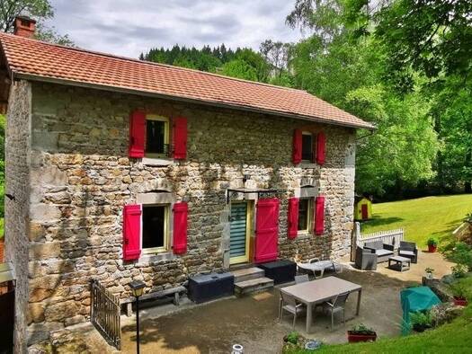 Maison à vendre 255 000 € 7 pièces 4 chambres 106 m² 2 998 m² de terrain Job 63990