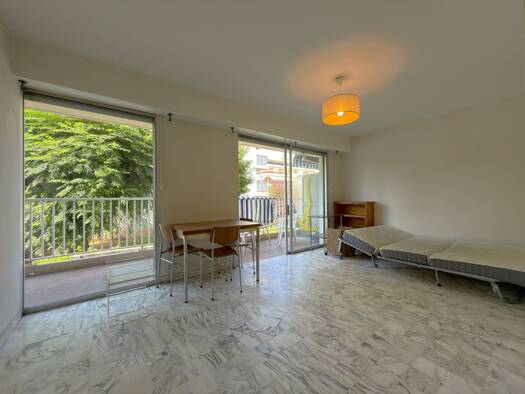 Appartement à vendre 180 000 € 1 pièce 27 m² 1er étage Cros de Cagnes-Les Vespins Cagnes-sur-Mer 06800