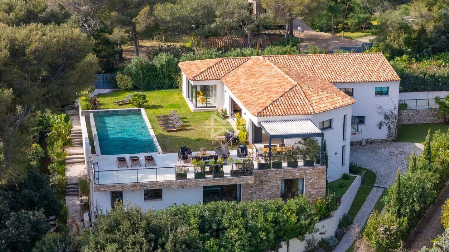 Maison à vendre, 350m², LA CROIX VALMER
