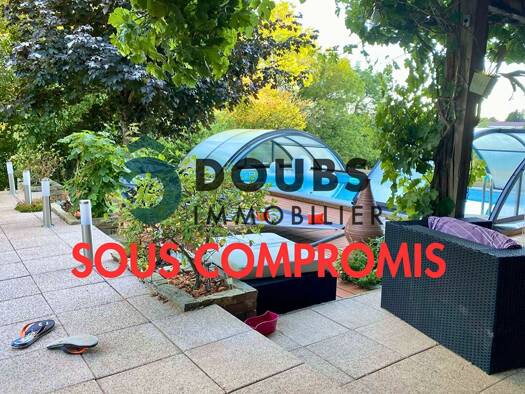 Maison à vendre 269 000 € 6 pièces 3 chambres 156 m² 1 229 m² de terrain Orchamps Vennes 25390