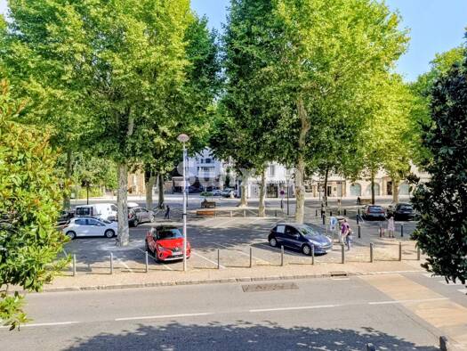 Immeuble à vendre 409 500 € 270 m² Foix 09000