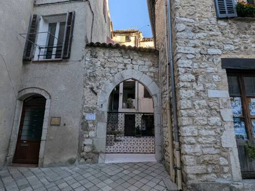 Duplex à vendre 240 000 € 2 pièces 1 chambre 60,9 m² Étage 1/2 Sainte Anne Vence 06140