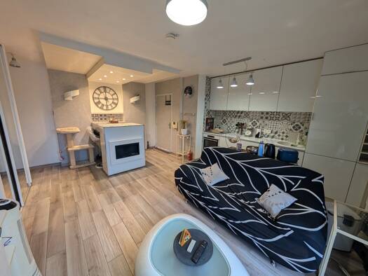 Appartement à louer 900 € 2 pièces 1 chambre 42,1 m² Étage 5/5 Frances-Copistes Montigny-lès-Cormeilles 95370