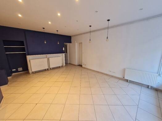 Local commercial à louer 1 680 € 75 m² de surface de vente Versailles 78000