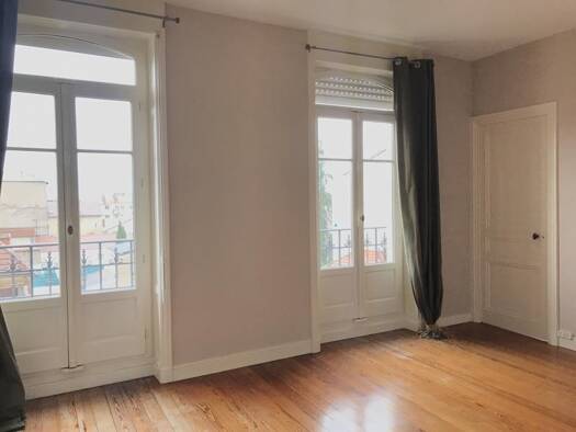 Appartement à louer 616 € 3 pièces 2 chambres 88 m² Étage 3/4 Le Centre-Gare Roanne 42300