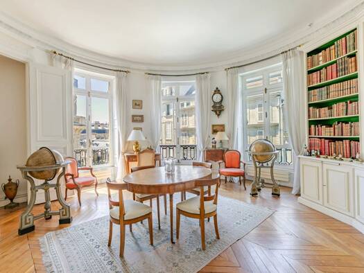 Appartement à vendre 1 695 000 € 4 pièces 2 chambres 117,06 m² Étage 3/4 Parc Monceau Paris 8ème arrondissement 75008
