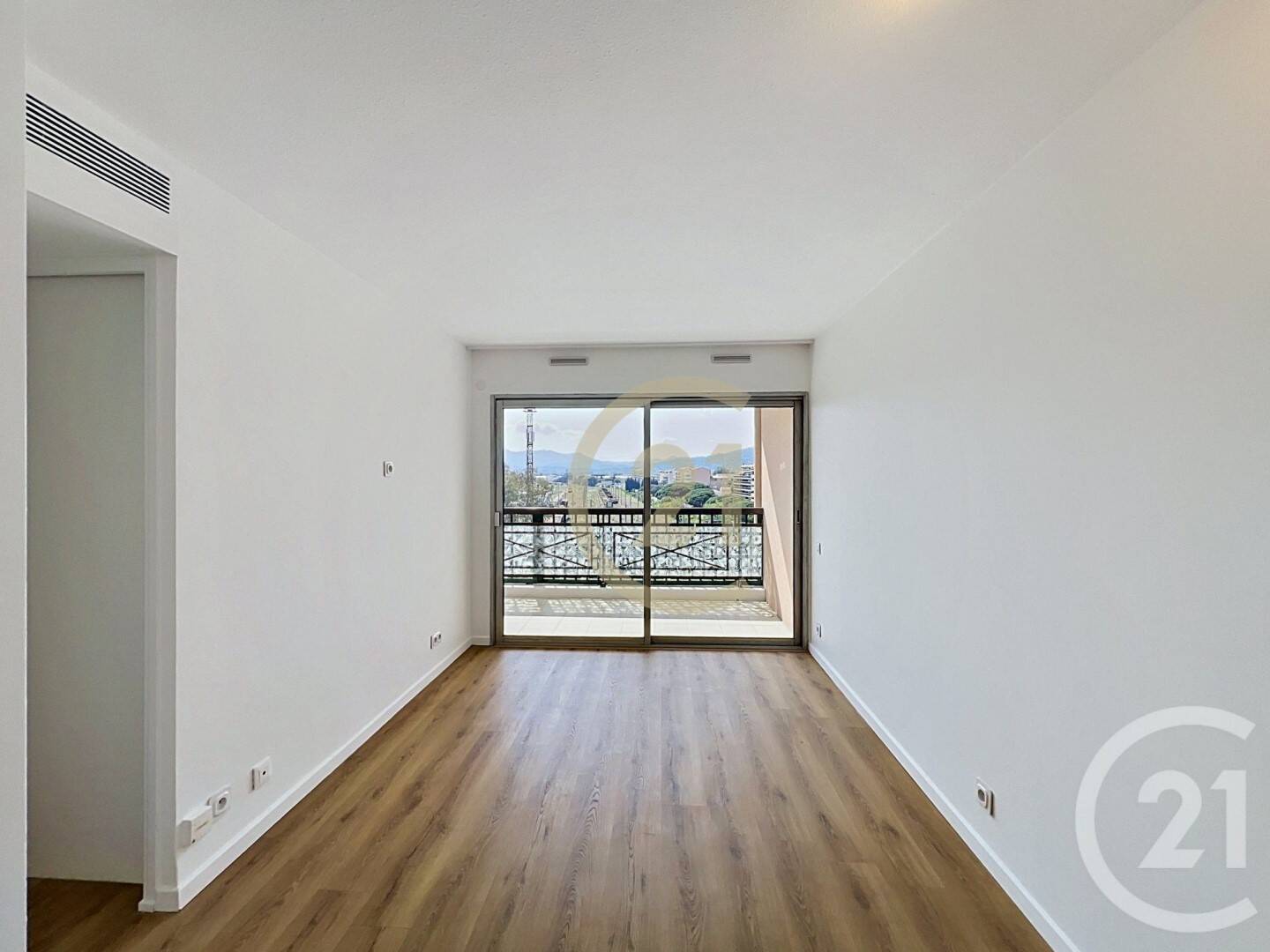Maison à louer, 27m², CANNES