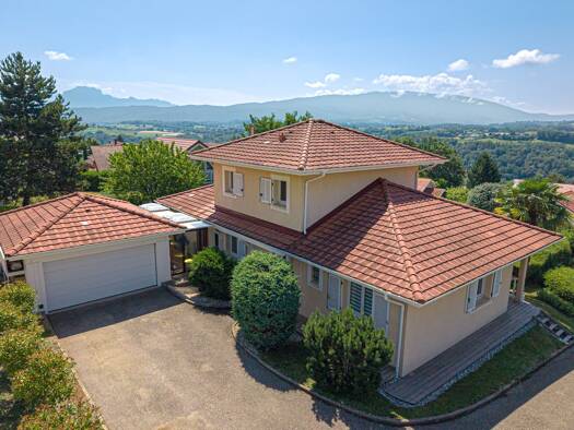 Villa à vendre 849 900 € 5 pièces 4 chambres 122 m² 1 000 m² de terrain Lovagny 74330