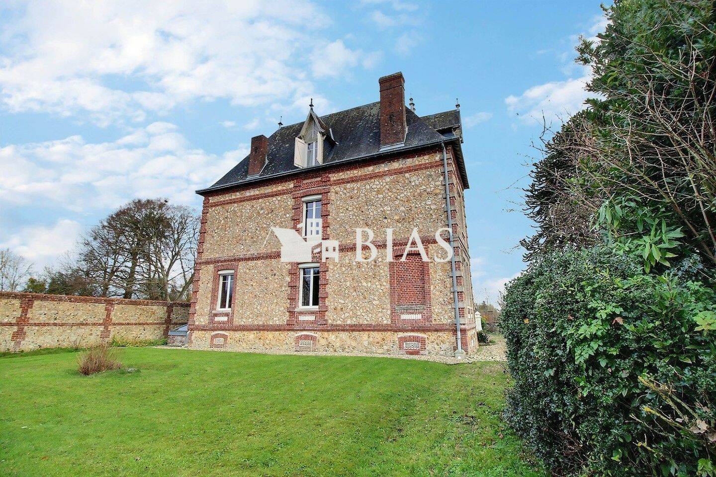 Maison à vendre, 300m², SAINT GEORGES DU VIEVRE