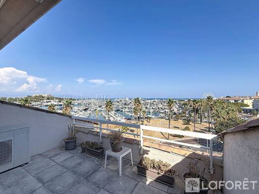 Appartement à vendre 1 380 000 € 4 pièces 3 chambres 137 m² Étage 3/3 Centre Ville Antibes 06600