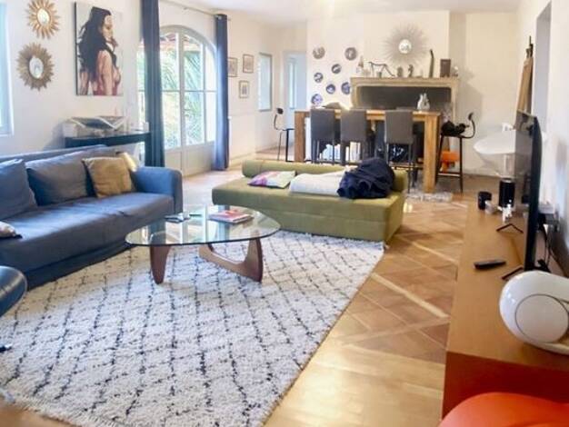 Maison à louer 3 490 € 6 pièces 4 chambres 250 m² 1 000 m² de terrain Saint-Cyr-au-Mont-d'Or 69450