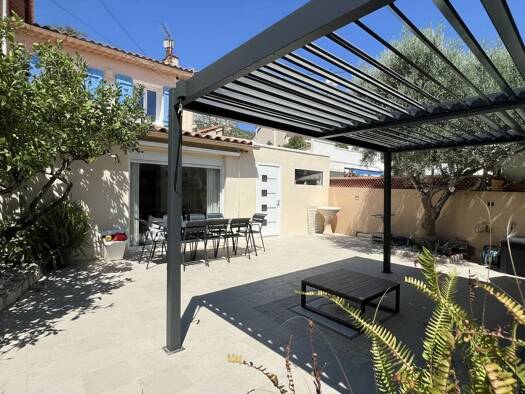 Maison à vendre 399 000 € 4 pièces 3 chambres 87 m² 180 m² de terrain Trois Quartiers-Siblas Toulon 83000