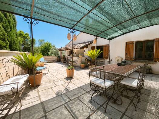 Maison à vendre 379 000 € 4 pièces 3 chambres 134 m² 11 522 m² de terrain Ouest Châteaurenard 13160