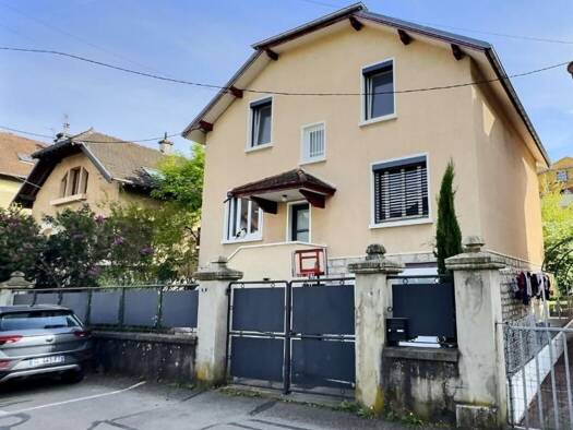 Maison à vendre 526 000 € 8 pièces 6 chambres 184 m² 400 m² de terrain Bissy Chambéry 73000