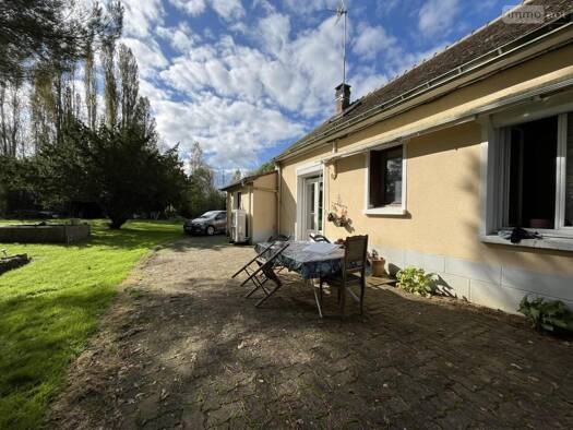 Maison à vendre 136 500 € 6 pièces 2 chambres 89,6 m² 3 669 m² de terrain Connerré 72160