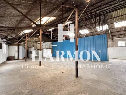 Local commercial à louer 800 € 500 m² de surface de vente Virginie-Castetarbe-Batiplex-Moutete Orthez 64300