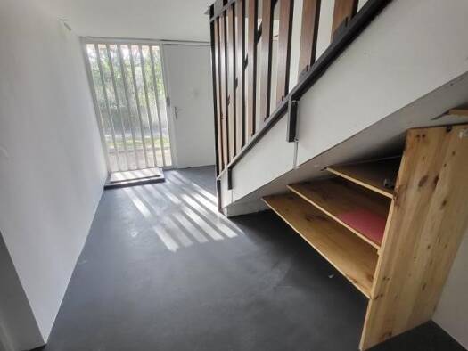 Appartement à louer 1 137 € 5 pièces 3 chambres 102 m² RDC Saint-Symphorien-sur-Coise 69590