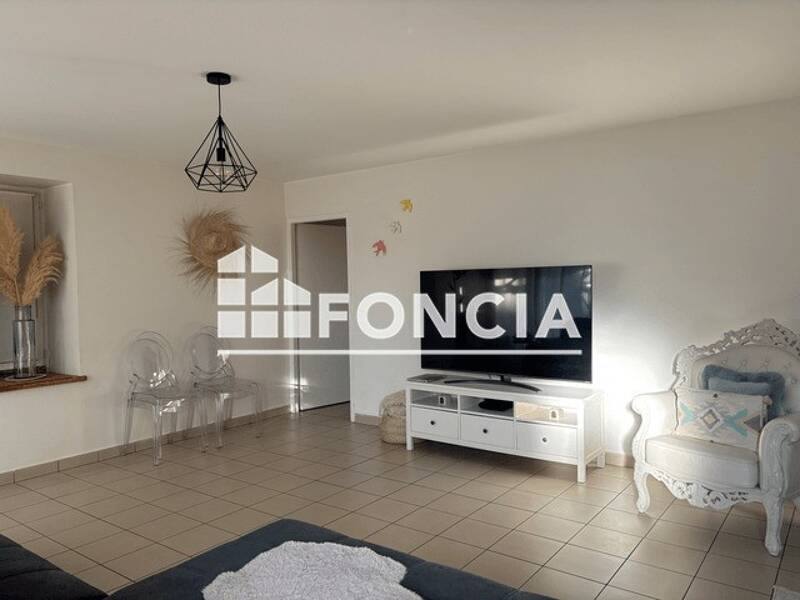 Maison à louer, 110m², NOYAREY