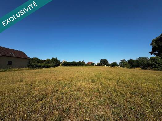 Terrain constructible à vendre 29 500 € 1 385 m² de terrain Saint-Pierre-de-Varennes 71670