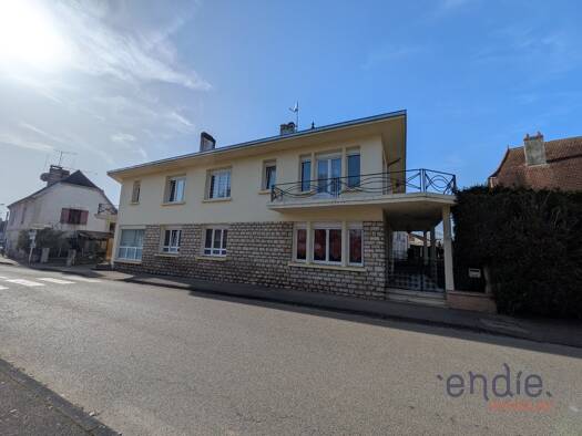 Maison à vendre 180 390 € 10 pièces 5 chambres 355 m² Fresne-Saint-Mamès 70130