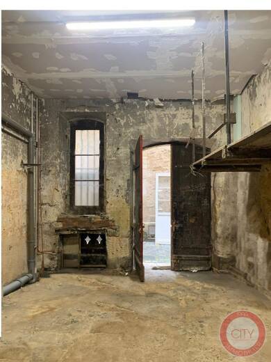 Local commercial avec bail commercial 152 000 € 45 m² de surface de vente La Bastide Bordeaux 33000