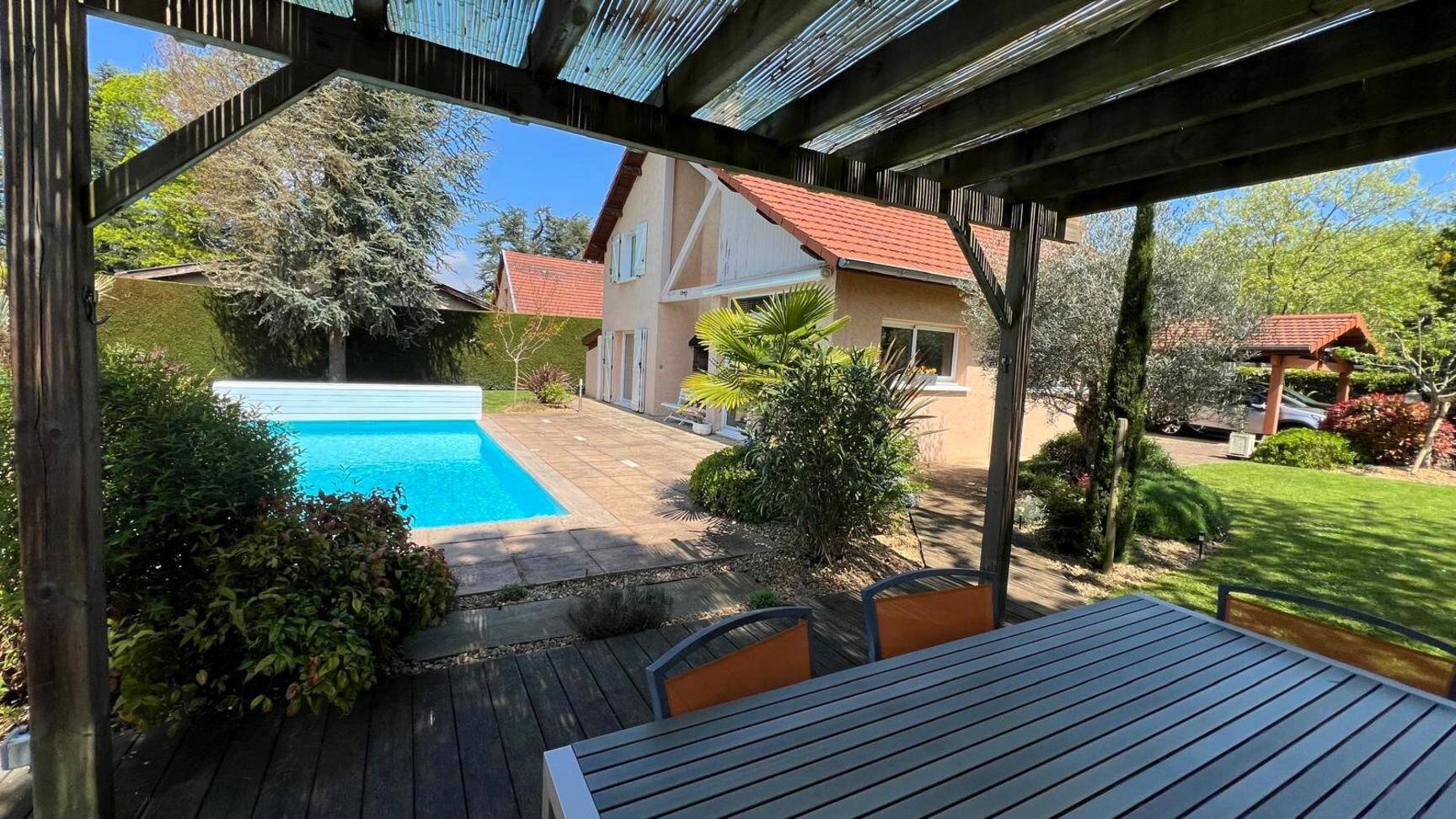 Maison à vendre, 178m², LA TOUR DE SALVAGNY