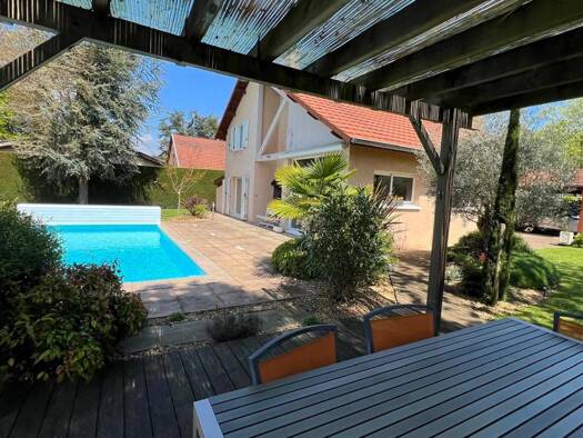Villa à vendre 890 000 € 9 pièces 5 chambres 178 m² 1 100 m² de terrain La Tour-de-Salvagny 69890