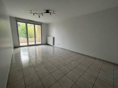 Appartement à louer 880 € 3 pièces 2 chambres 68 m² Étage 1/3 Villars-les-Dombes 01330